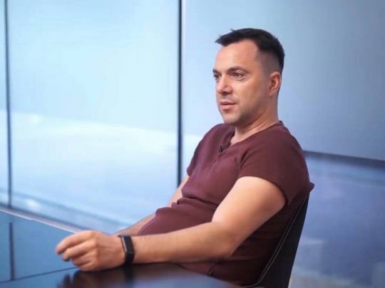 Арестович запідозрив колишнього голову ГУР Бурбу у змові з Росією та Порошенком