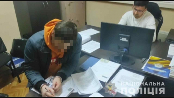 Полиция задержала водителя, который сбил пешехода на Адмиральском проспекте и скрылся с места ДТП