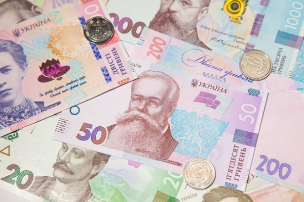 
Налоговая с начала года собрала в госбюджет на 160 млрд грн больше, чем таможня
