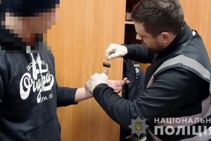 Разбой в пункте продажи лотереи: в Одессе задержали грабителя