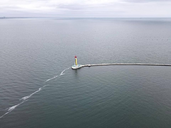 На Потёмкинской лестнице и Воронцовском маяке развернули флаги Украины