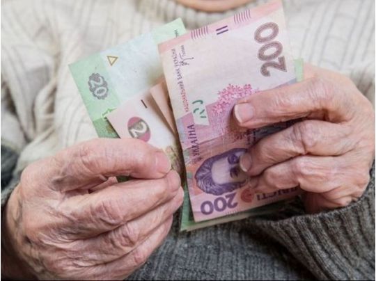 Чекати грудня не потрібно: частині пенсіонерів збільшать виплати «поза чергою» вже в березні