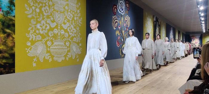 «Я отримала запрошення до співпраці від Будинку моди Dior. Й це була справжня фантастика!» -- художниця Олеся Трофименко