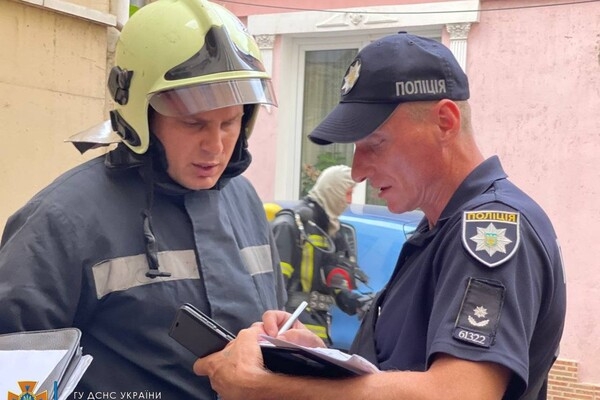В центре Одессы произошел пожар в ресторане: его тушили 43 спасателя