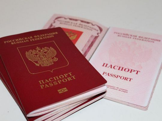 Одинадцять країн Європи припиняють видавати в'їзні візи росіянам, не чекаючи на спільне рішення ЄС, — журналіст