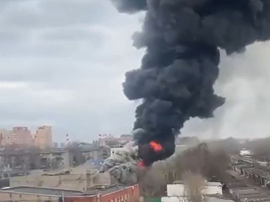 Щодня — пожежа: у рф горів завод, який виробляє двигуни для флоту рашистів
