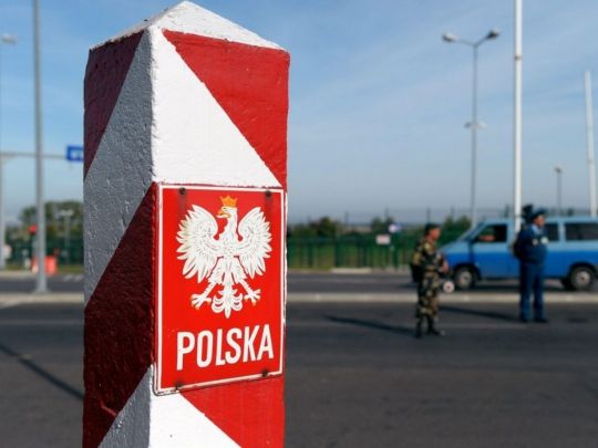 Польща може закрити всі пункти пропуску на кордоні з білоруссю: що сталося