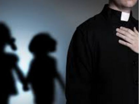 Важкий удар по Ватикану: у Португалії католицькі священики розбестили майже 5 тисяч дітей