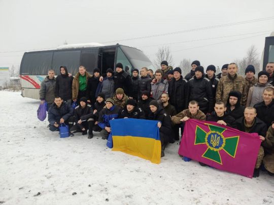 Захисники Маріуполя, партизани та снайпери: Україна повернула ще 116 полонених (фото, відео)