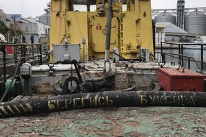 Одесский порт продает три буксира