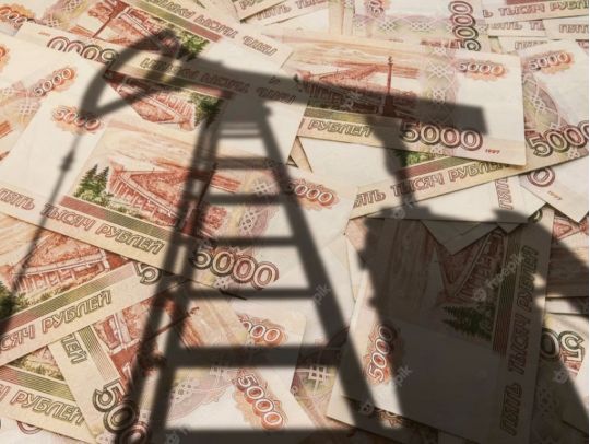 «Або брешуть, або торгують через сірі схеми»: «нафтові» гроші «не поспішають» в бюджет росії