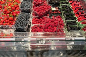 Что-то на богатом: почем сейчас продают черешню и малину в Одессе