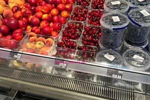 Что-то на богатом: почем сейчас продают черешню и малину в Одессе
