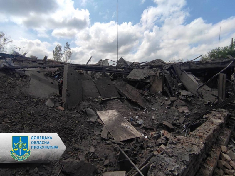 У Торецьку окупанти розбомбили АЗС, під Куп'янськом «Іскандером» зруйнували гуртожиток: є жертви (фото, відео)