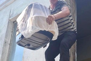 Под Одессой переселенка из Харьковской области жила с младенцем жила в заброшке 