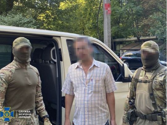Видавав себе за волонтера і коригував удари ворога по місту: в Дніпрі затримали агента росії