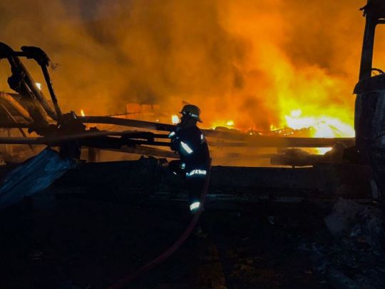 Ворог вночі обстріляв Одещину: рятувальники показали наслідки