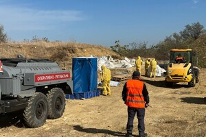 Остались с прошлого века: рядом с Одессой обезвредили 147 тонн опасных отходов