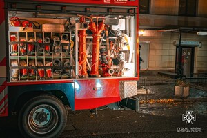 В центре Одессы вспыхнул пожар в кафе: загорелась вытяжная труба