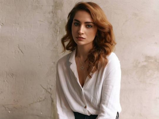 «У мою дитячу кімнату прилетів уламок касетного боєприпасу»: популярна акторка про життя під час великої війни