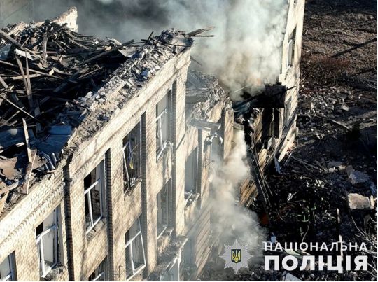 Ворог вдарив з артилерії по Нікополю: загинула жінка