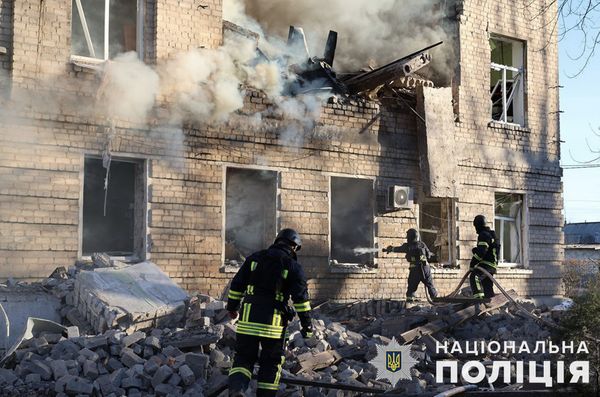 Ворог вдарив з артилерії по Нікополю: загинула жінка