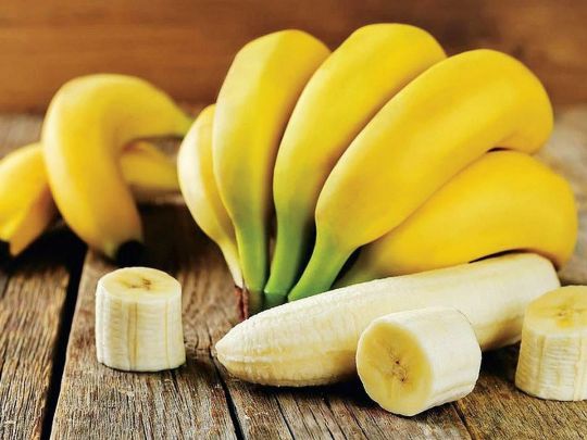 Не їжте ці продукти разом з бананами: що може спричинити здуття кишківника