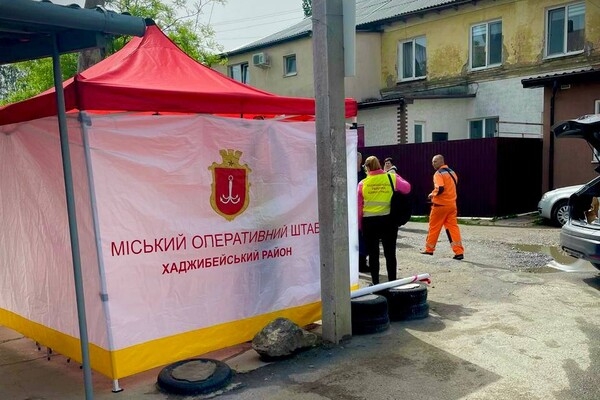 Оккупанты попали по неработающим авто в Одессе: город частично без света, электрички задерживаются 