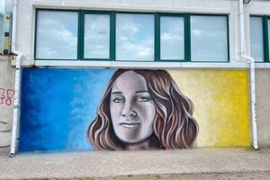 В Одессе дорисовали три стрит-арта 