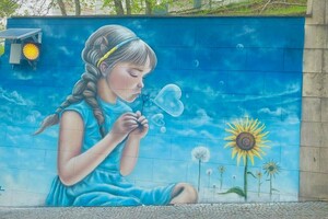 В Одессе дорисовали три стрит-арта 