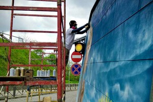 В Одессе дорисовали три стрит-арта 