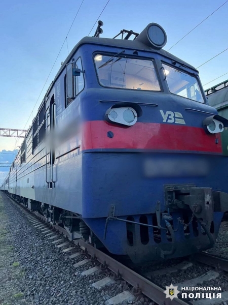 Двоє дітей постраждали внаслідок НП на залізниці під Києвом (фото)