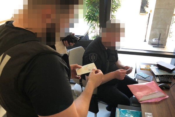 В Одесской области должностные лица миграционной службы наживались на иностранцах