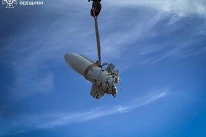 Россия использовала против одесситов ракеты с кассетной БЧ: часть боеприпаса застряла на крыше 