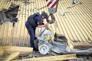 Россия использовала против одесситов ракеты с кассетной БЧ: часть боеприпаса застряла на крыше 