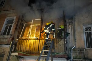 В центре Одессы горела квартира: спасли женщину и кота