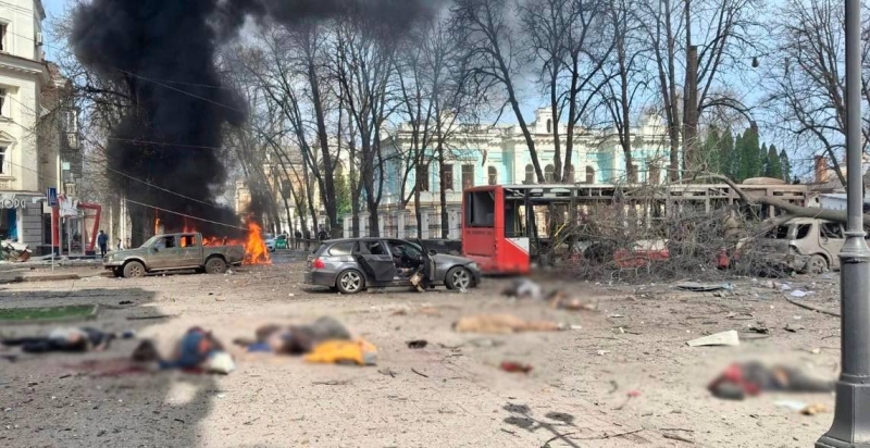 «Його рішучість та мужність надихають»: у Сумах підліток врятував людей із тролейбуса, що горів після обстрілу, незважаючи на поранення в голову