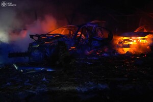 Горела стоянка, уничтожены автомобили: последствия дроновой атаки по Одессе (обновлено)