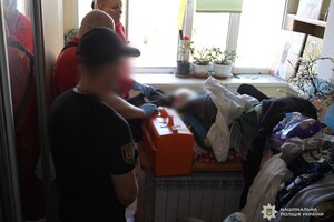 Одесситка заставляла пожилую мать попрошайничать и хотела подкупить полицейского