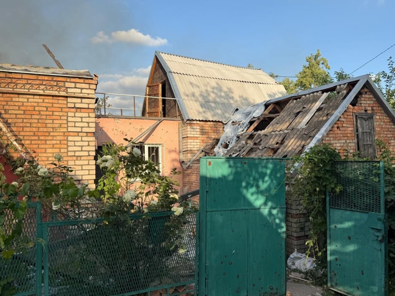 Окупанти атакували Запоріжжя «шахедами»: в місті є постраждалі (фото)