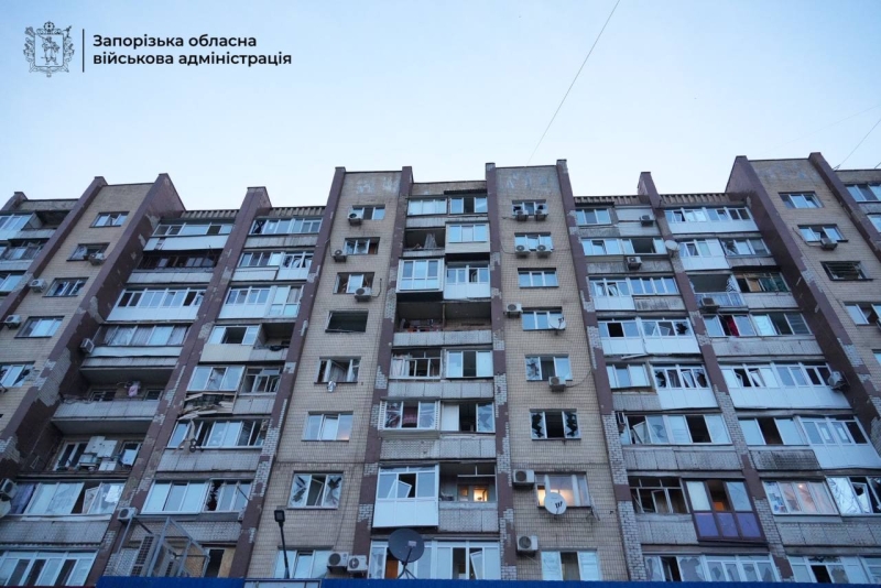 Окупанти атакували Запоріжжя «шахедами»: в місті є постраждалі (фото)
