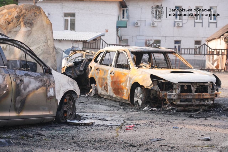 Окупанти атакували Запоріжжя «шахедами»: в місті є постраждалі (фото)