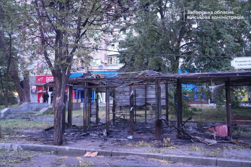 Окупанти атакували Запоріжжя «шахедами»: в місті є постраждалі (фото)