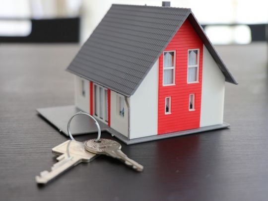 Продаж квартири під час війни: як легально вивезти кошти за кордон
