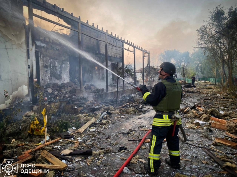 Вночі ворог масовано атакував дронами Харків та Одеську область: є жертви (фото, відео)