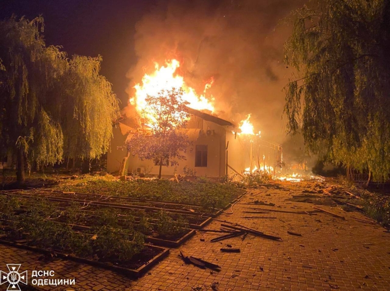 Вночі ворог масовано атакував дронами Харків та Одеську область: є жертви (фото, відео)